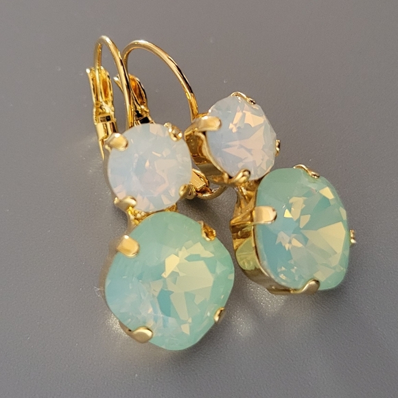 Austrian Crystal Earrings in Gold - Picture 5 of 8